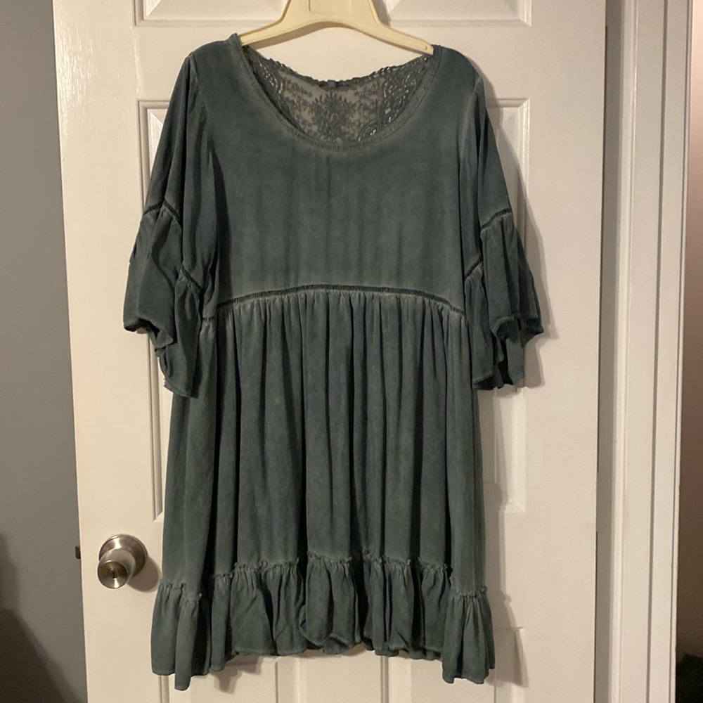 Dress with cute lace detail and bell sleeves